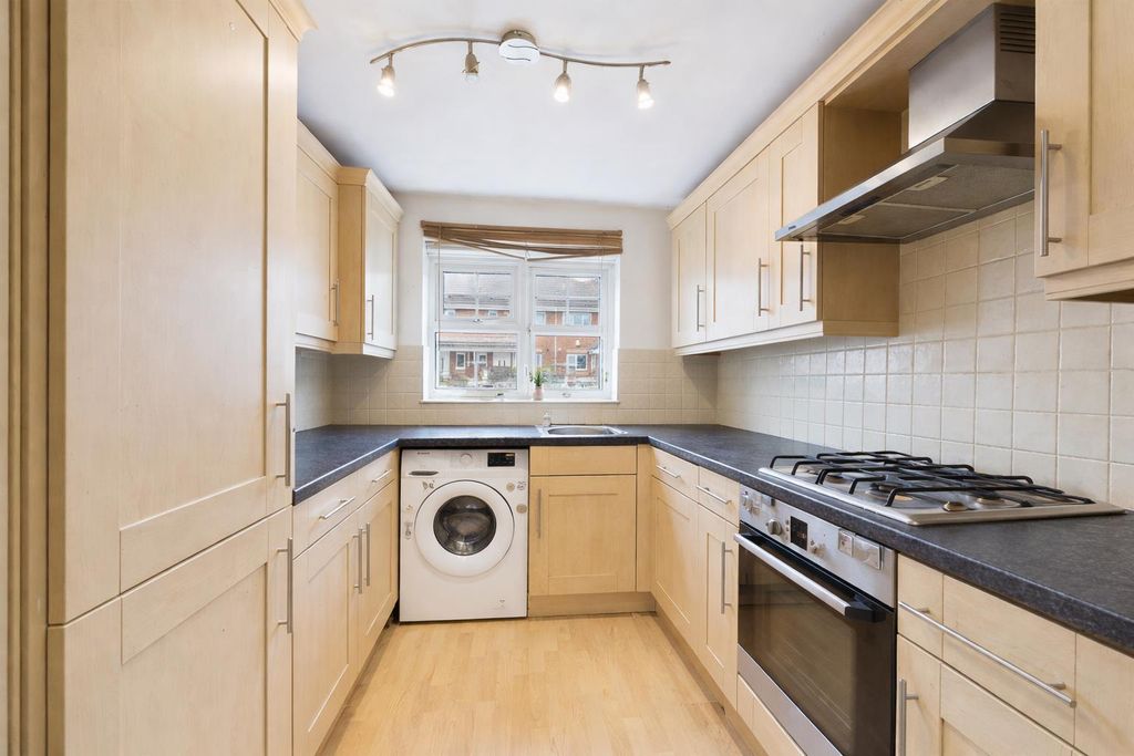 Property photo 2 of 8 20 Fc.Png