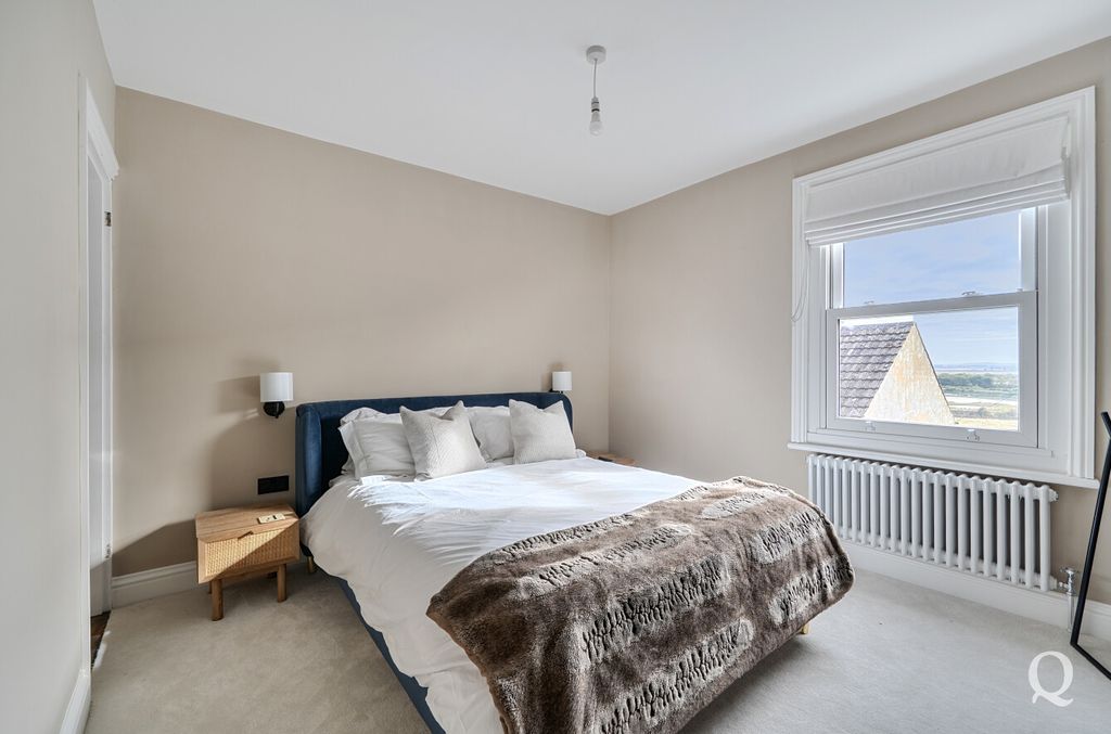 Property photo 3 of 22 08d18114-B9Bd-475...