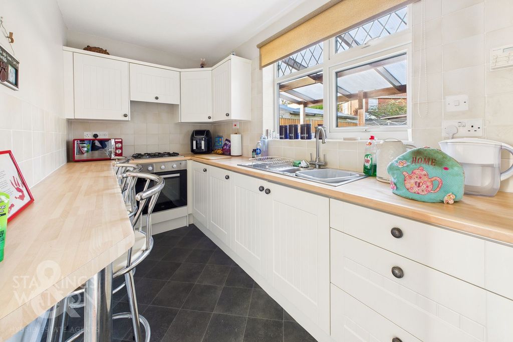 Property photo 3 of 21