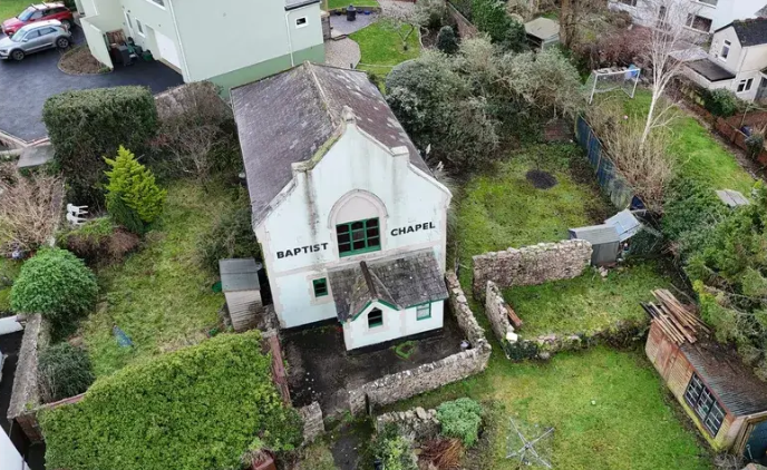 Property photo 1 of 12