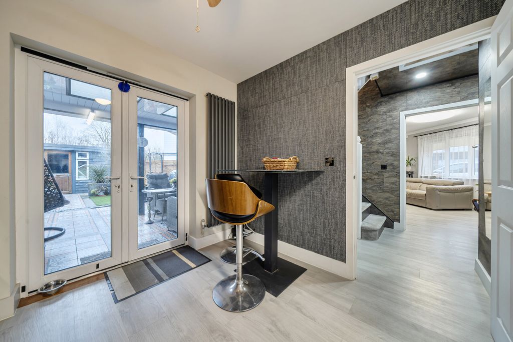 Property photo 3 of 23 Reception