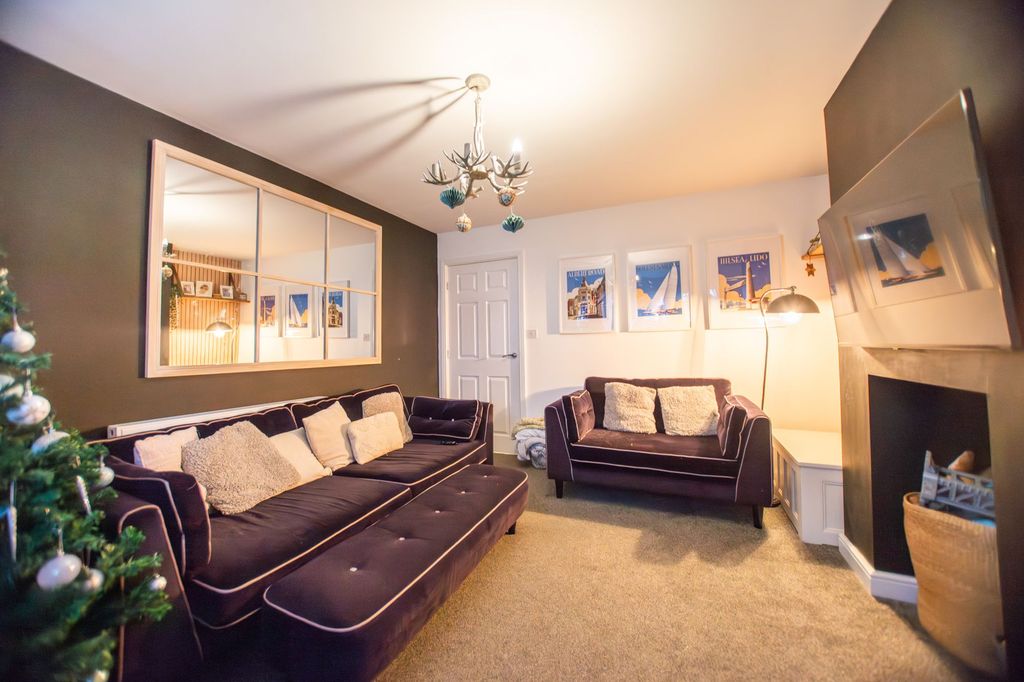 Property photo 3 of 29 Living Room