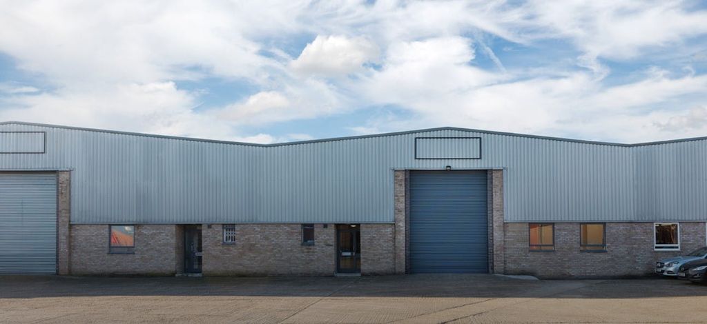 Property photo 1 of 2 Fairway Drive.Jpg