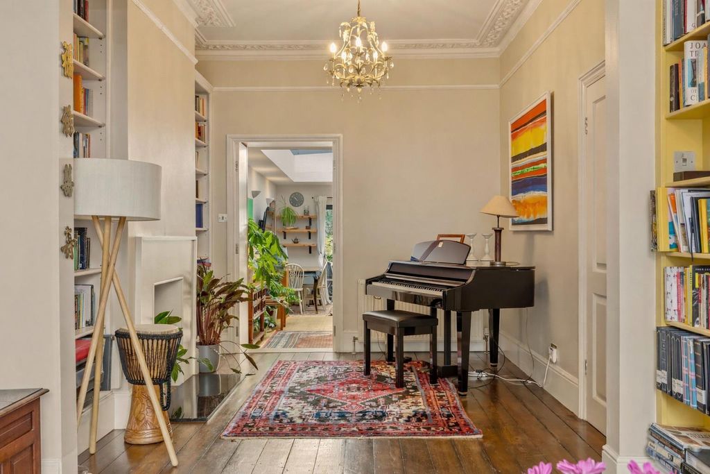 Property photo 2 of 20 19492434.Png