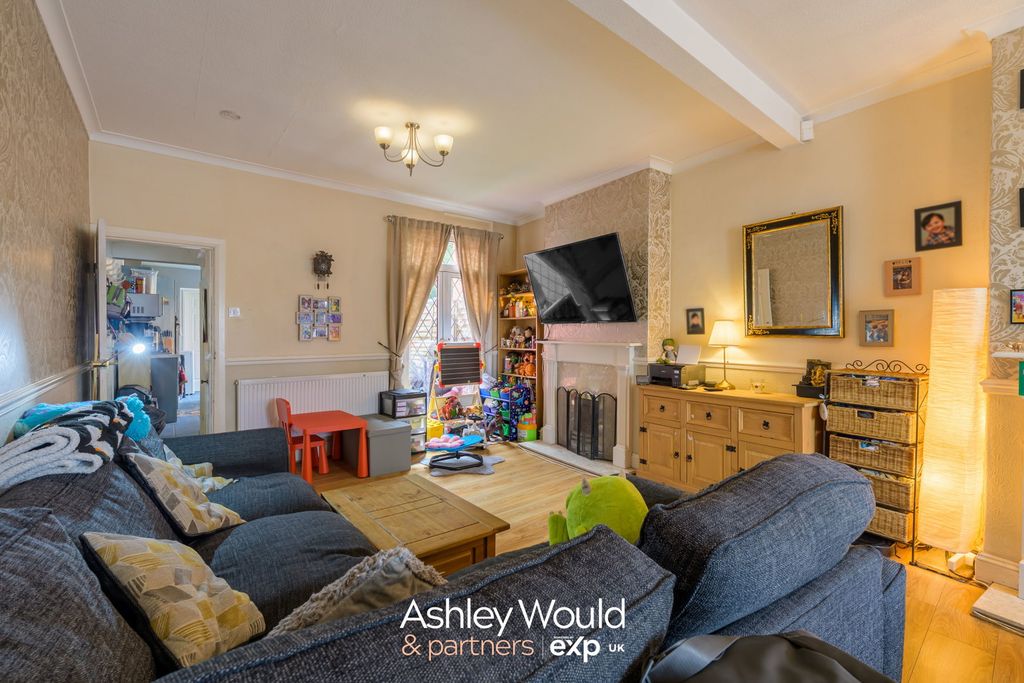 Property photo 2 of 13