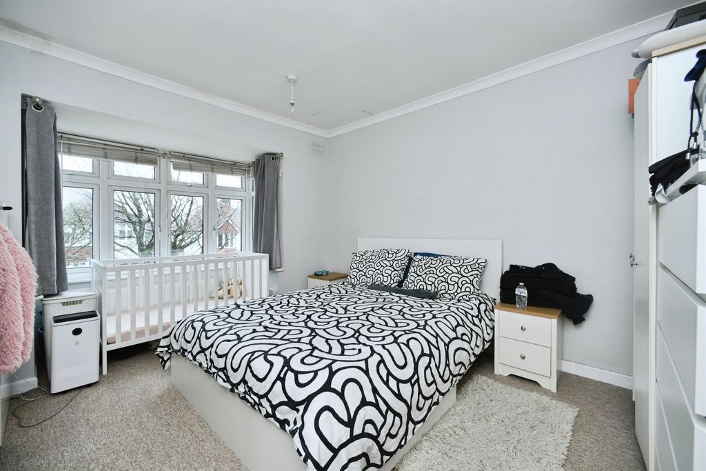 Property photo 3 of 23
