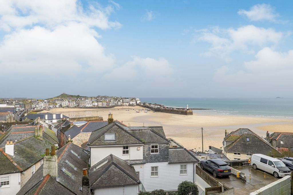 Property photo 1 of 19 Pbox-Img.Jpg