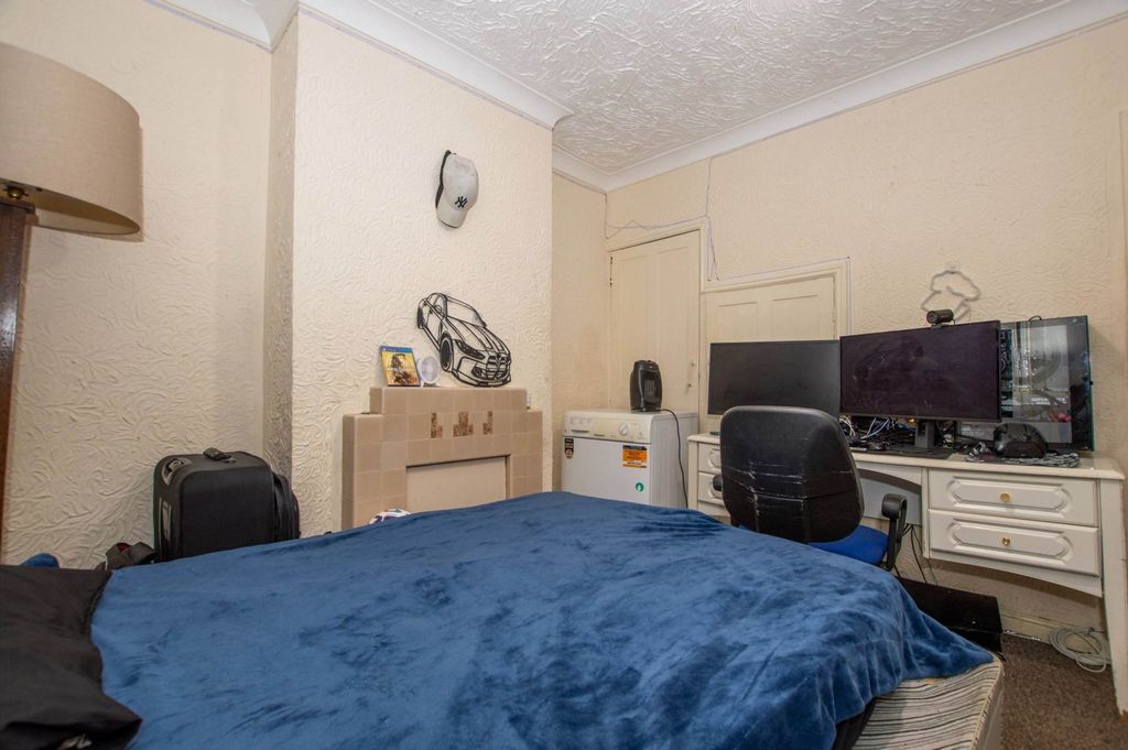 Property photo 2 of 7