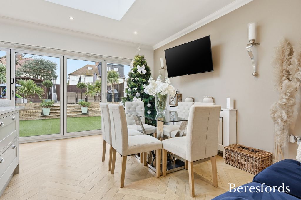 Property photo 3 of 25 Picture No. 14