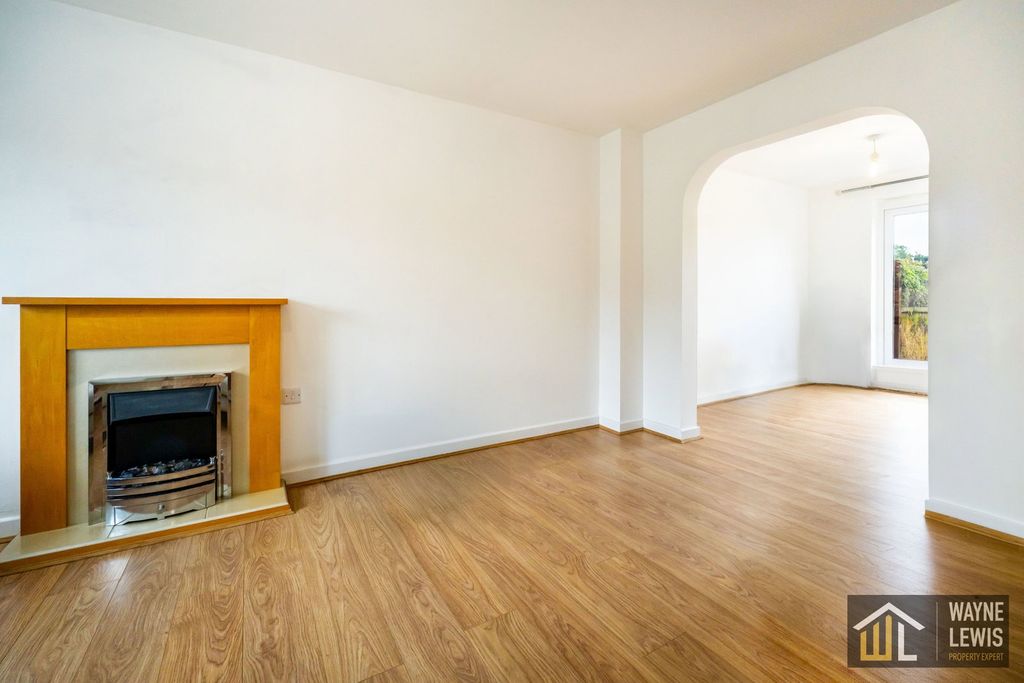 Property photo 2 of 30