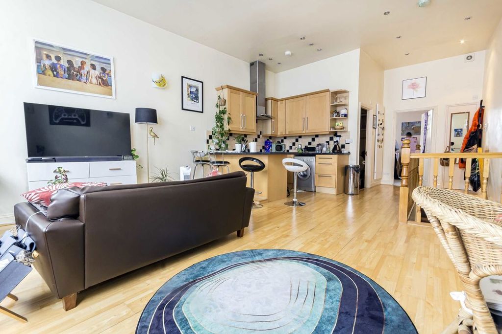 Property photo 1 of 3