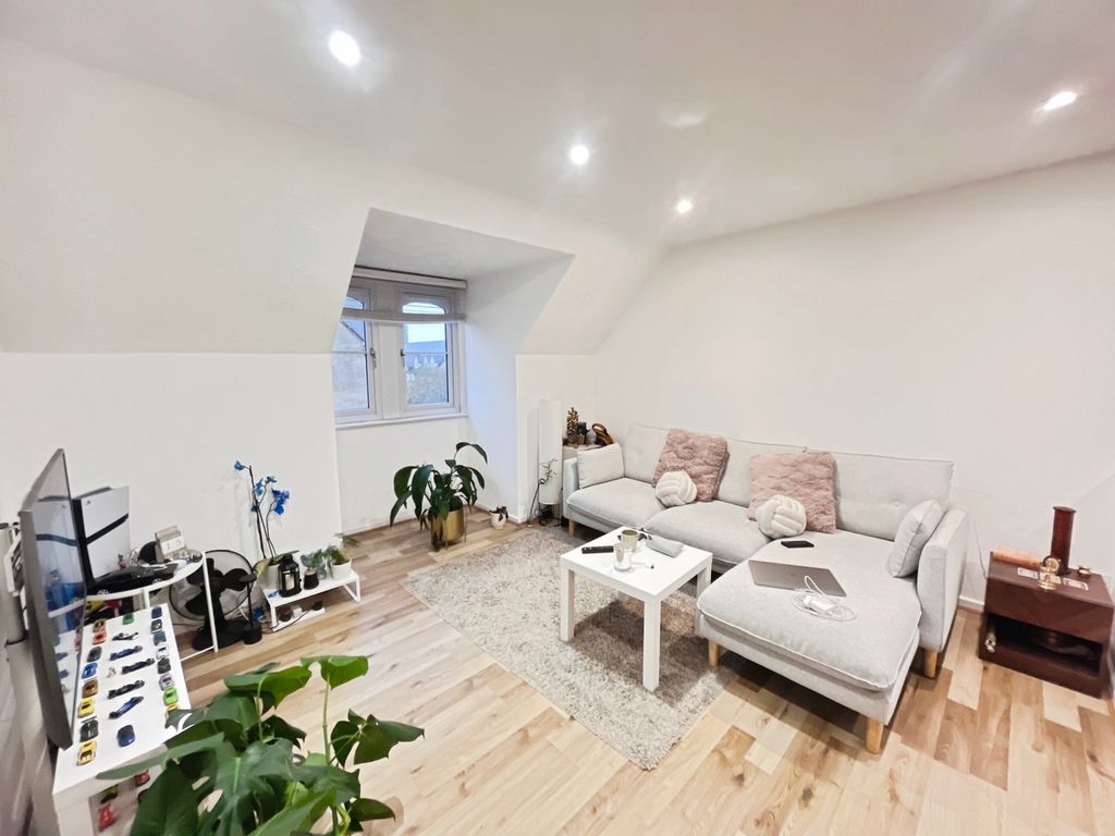 Property photo 2 of 5 Pbox-Img.Jpg
