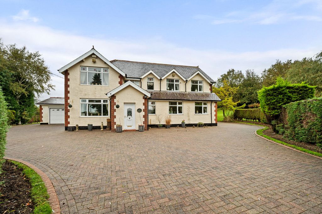 Property photo 2 of 50