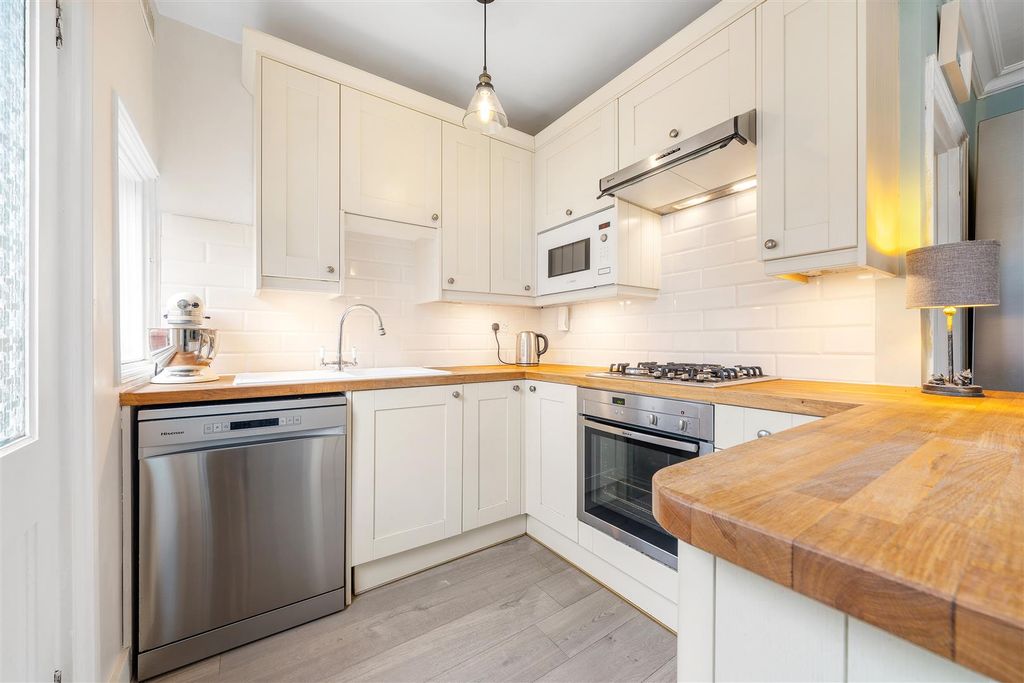 Property photo 3 of 14 Samos Road-11.Jpg