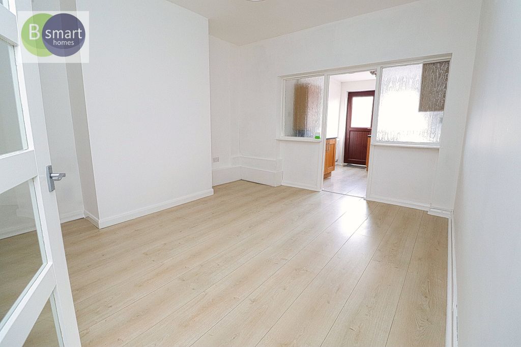 Property photo 3 of 9 Img_1202