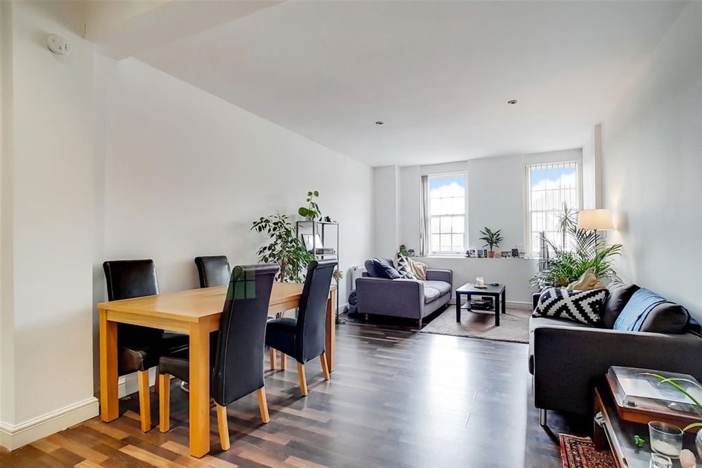 Property photo 3 of 7