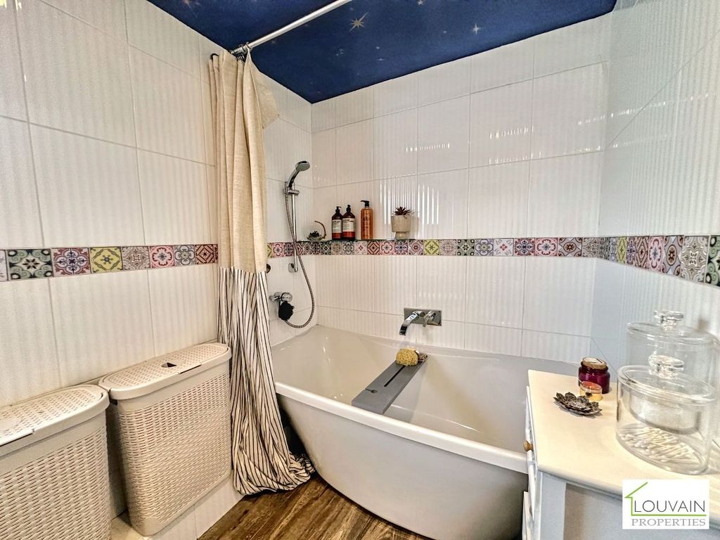 Property photo 2 of 29