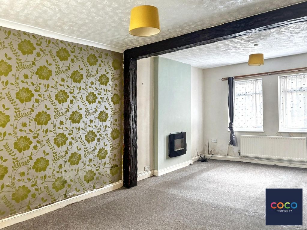 Property photo 2 of 12 4895781