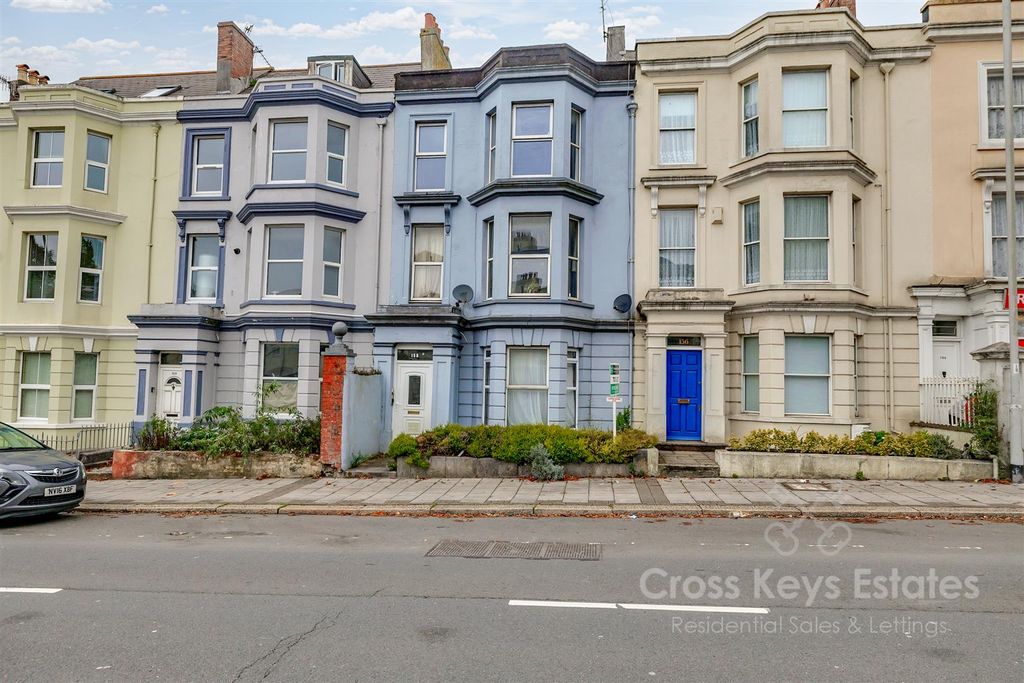 Property photo 1 of 15 Cross Keys Estates