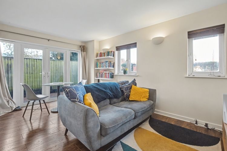 Property photo 1 of 8 320334