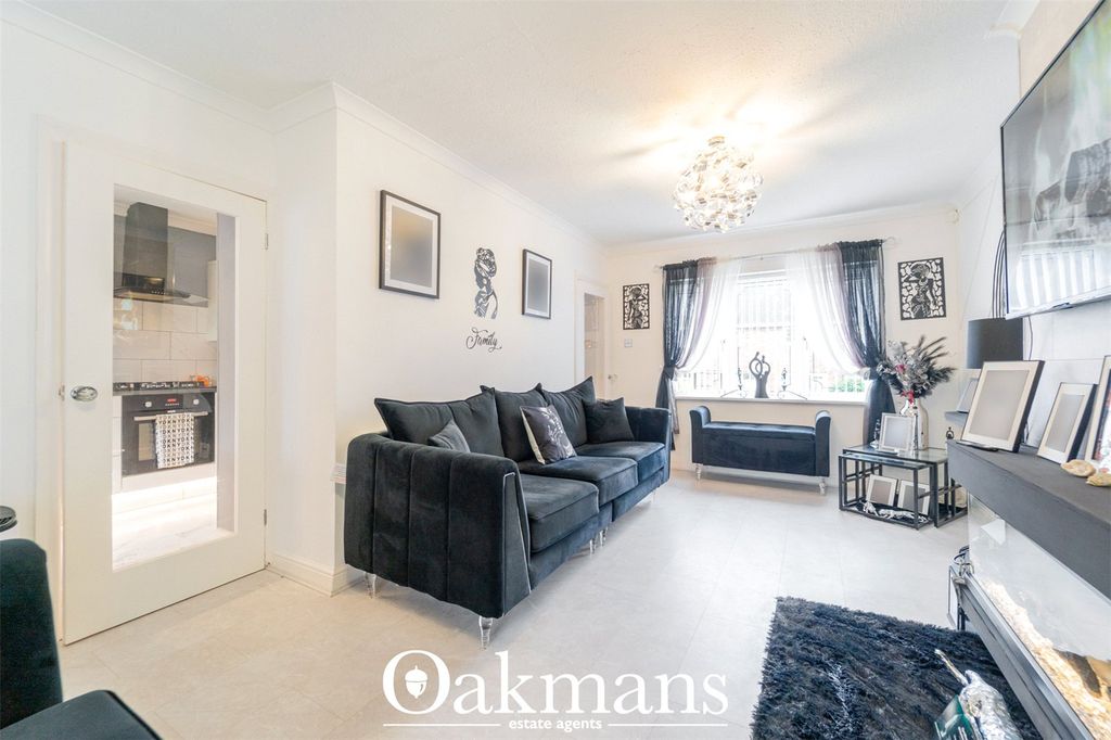 Property photo 2 of 33 Picture No. 18