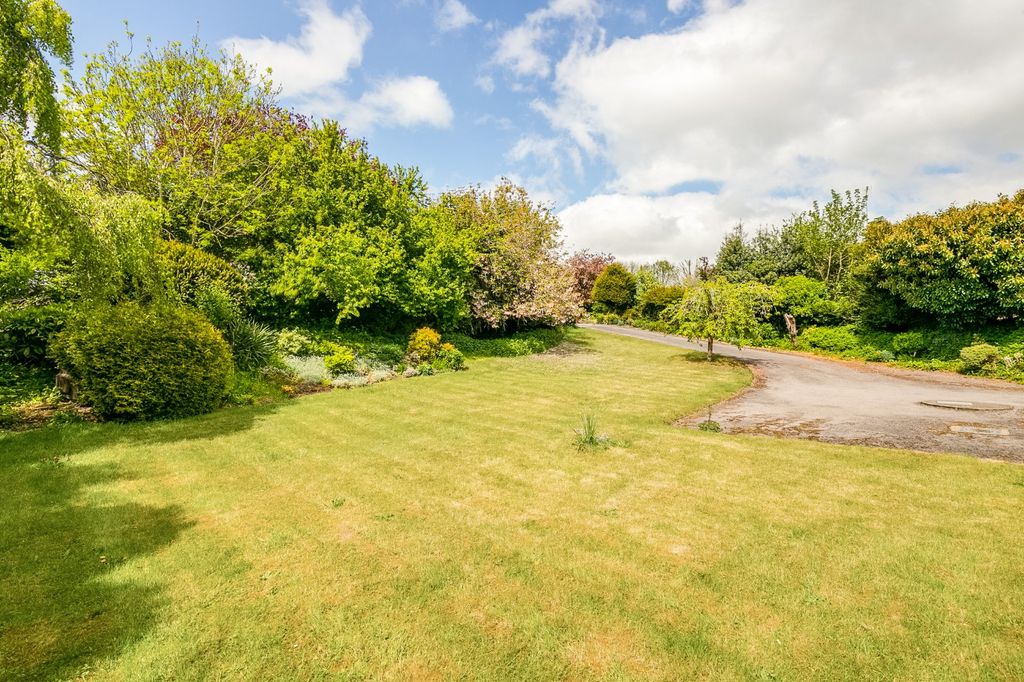 Property photo 2 of 21 Picture No. 11