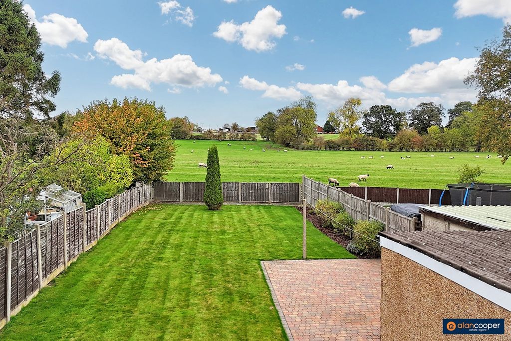 Property photo 3 of 30 4582324