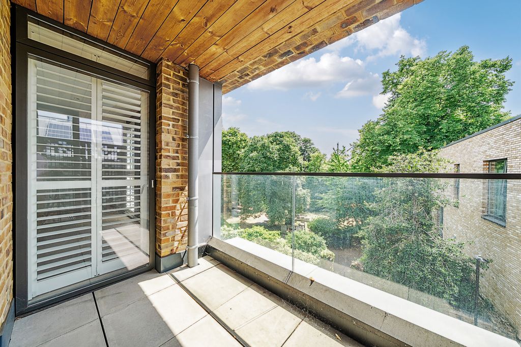 Property photo 3 of 13 Balcony