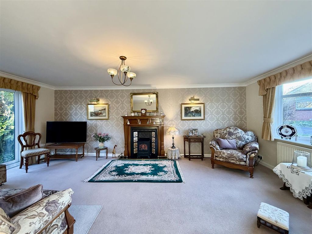 Property photo 2 of 19 2