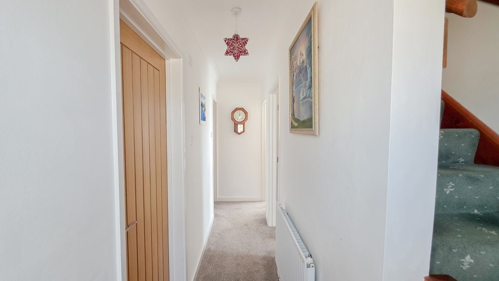 Property photo 2 of 40