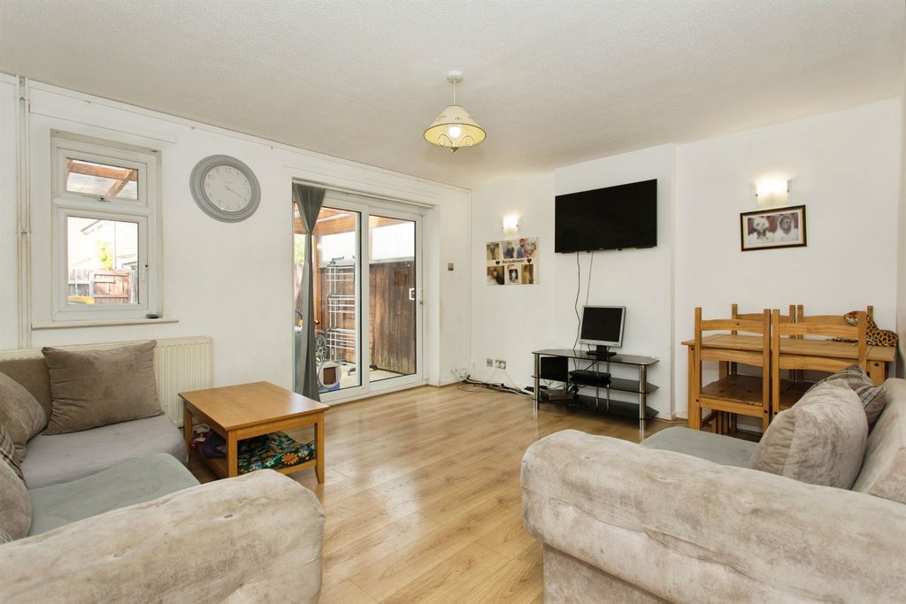 Property photo 3 of 13