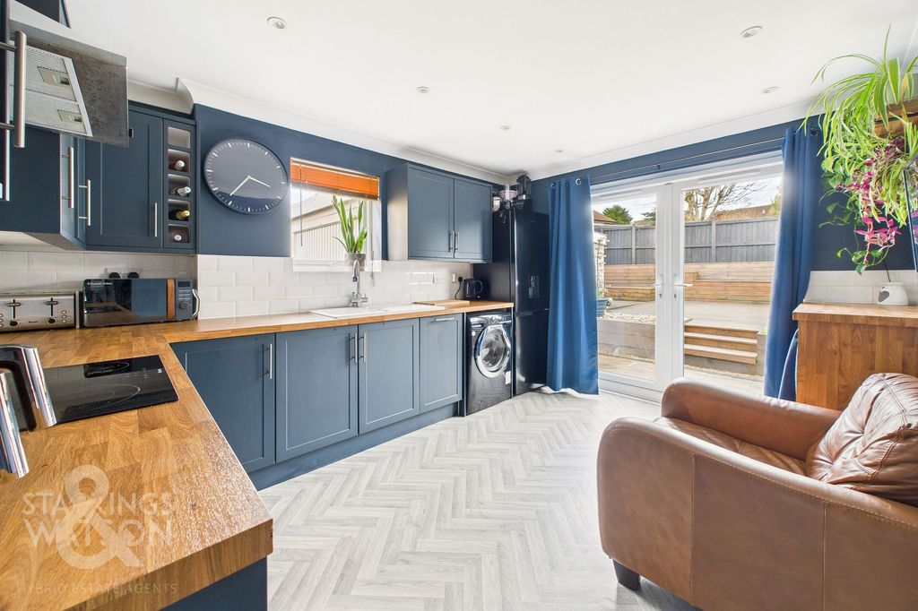 Property photo 2 of 19