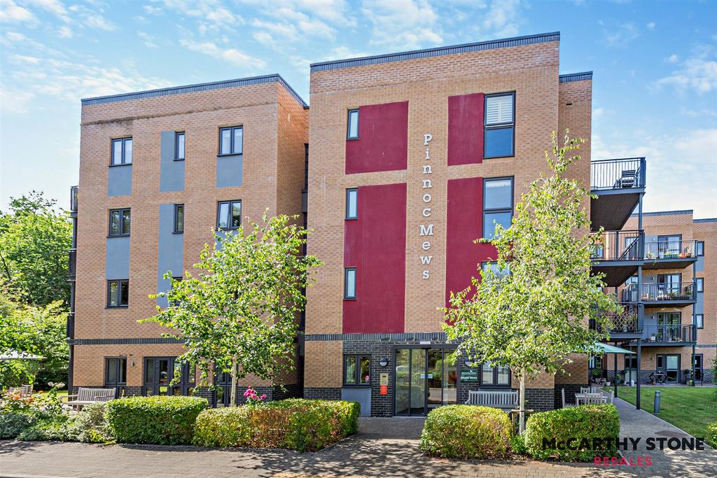 Property photo 1 of 22 Pinnoc Mews