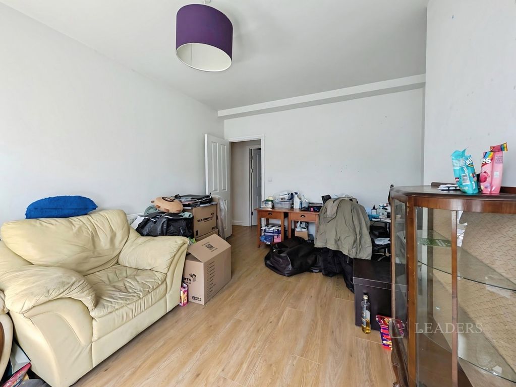 Property photo 3 of 10 Pbox-Img.Jpg