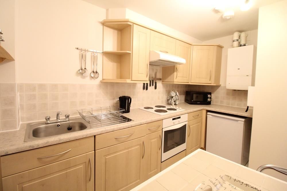 Property photo 2 of 6 Kitchen