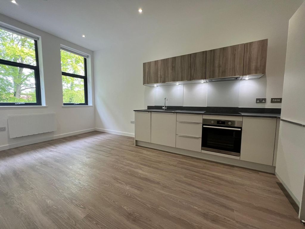 Property photo 2 of 6 Kitchen