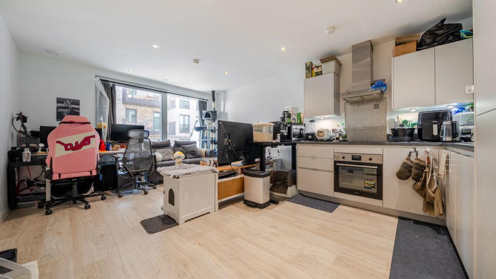 Property photo 3 of 14