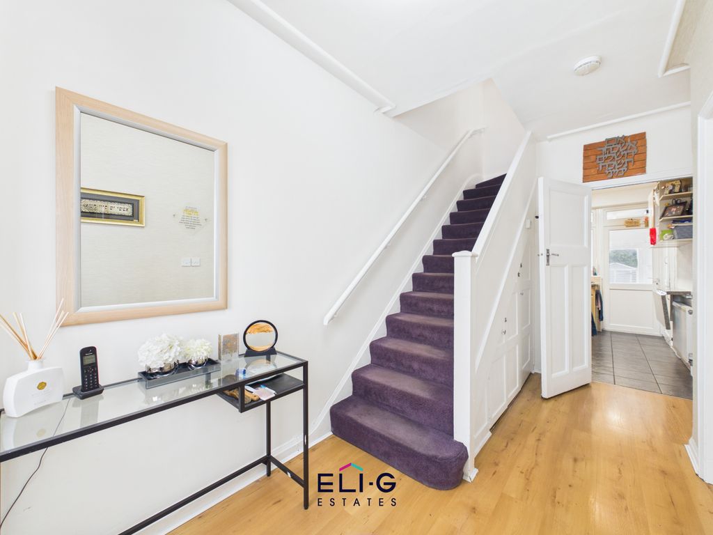 Property photo 2 of 20 Gallery