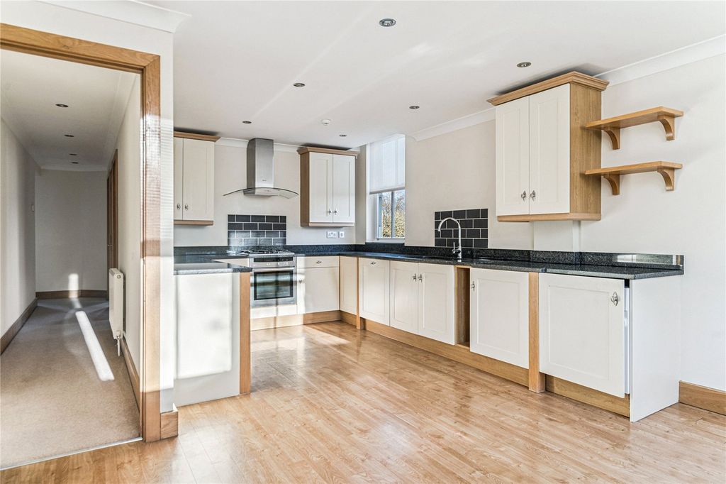 Property photo 2 of 13 Kitchen/Dining Room