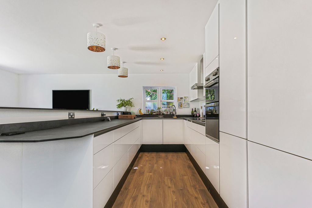 Property photo 3 of 22 333A2819