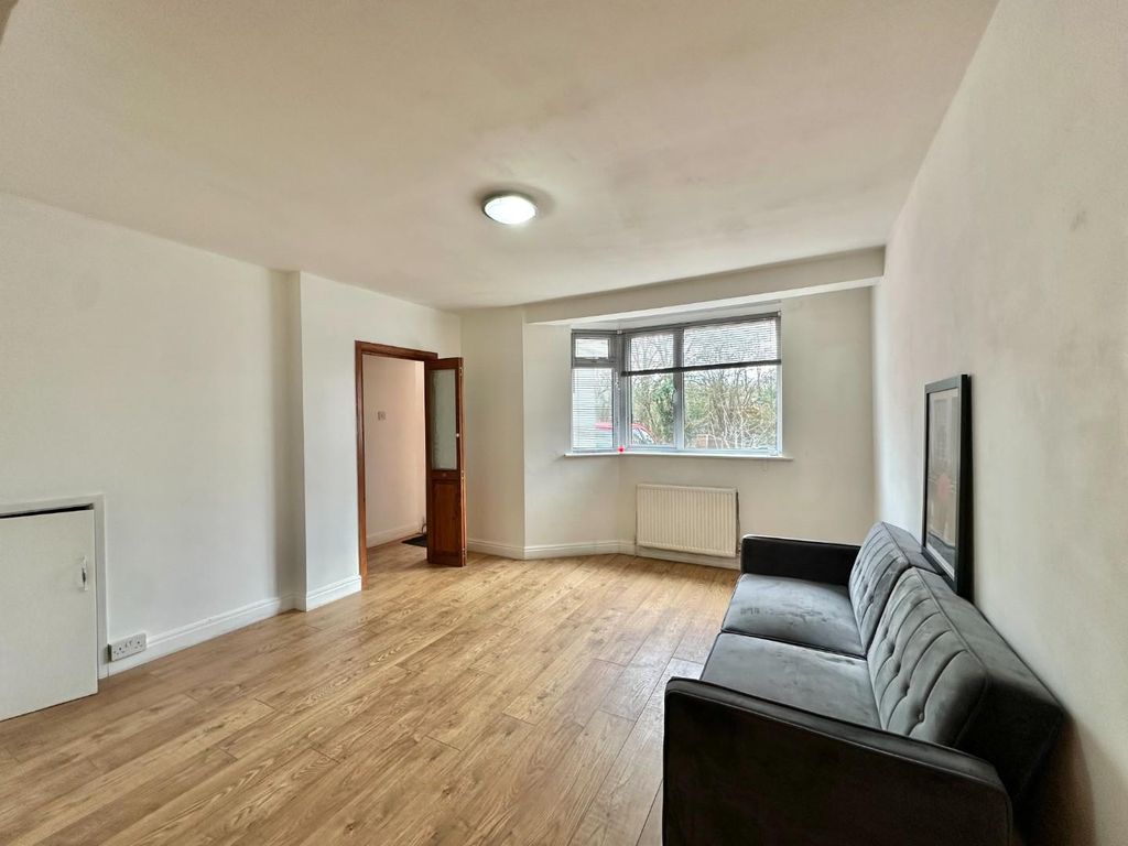 Property photo 3 of 13 Img_1225.Jpg