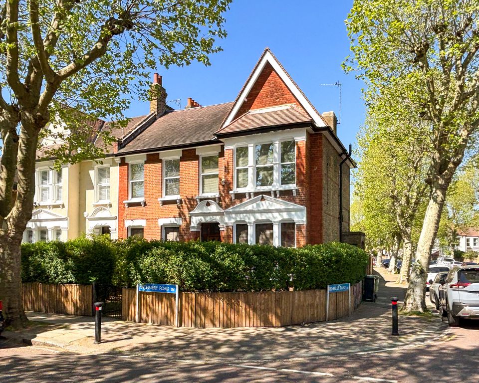 Property photo 2 of 10