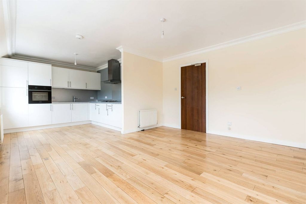 Property photo 2 of 20 Picture No. 06