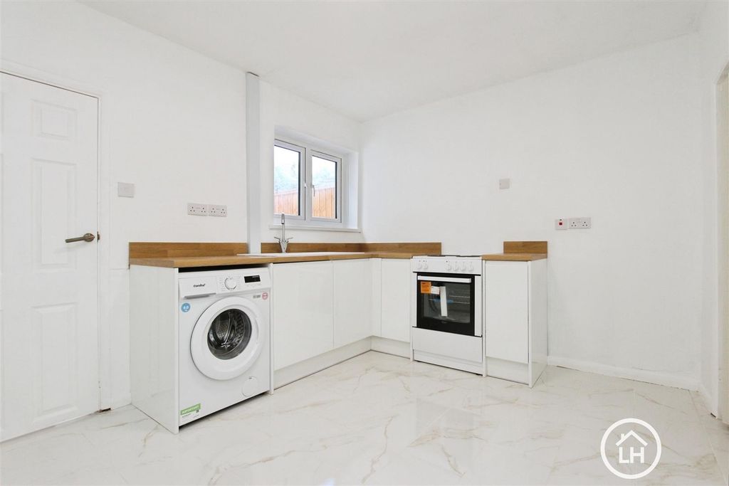 Property photo 1 of 12 Kitchen