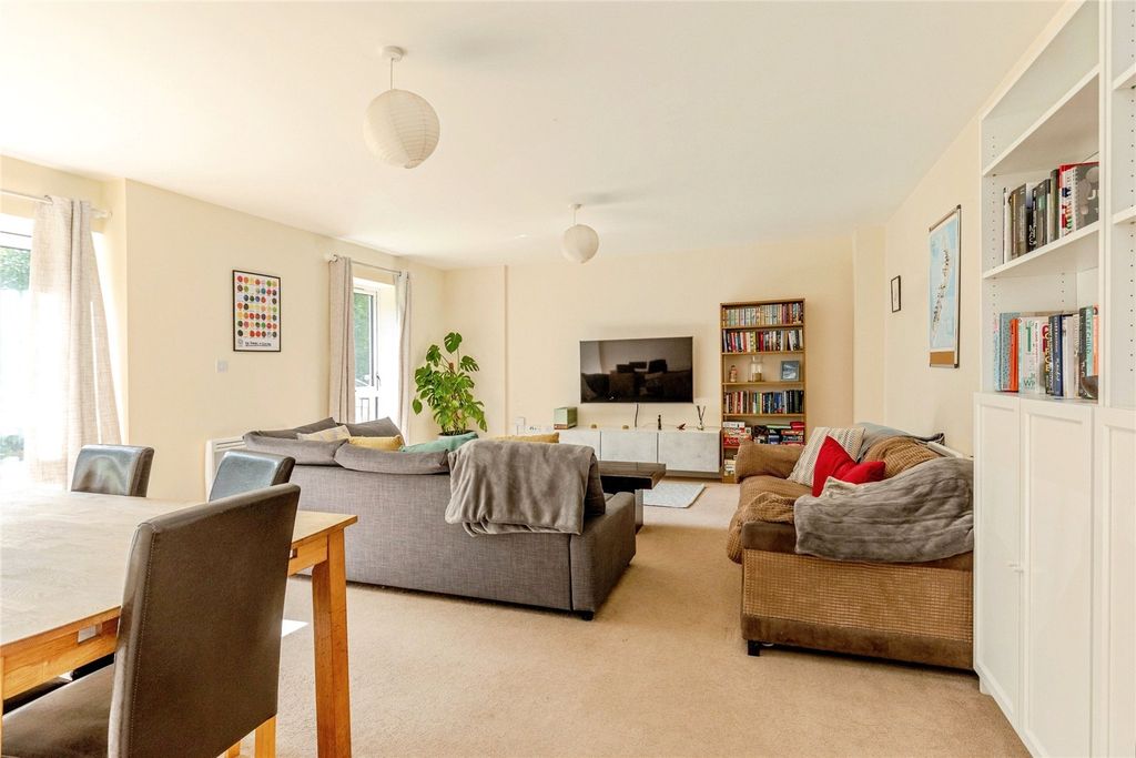 Property photo 3 of 18 Picture No. 08