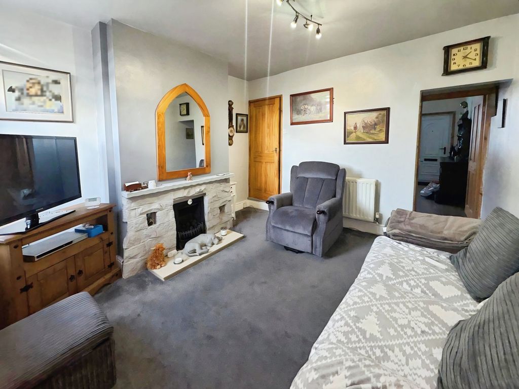 Property photo 2 of 13 1B6E95c7-Photo-2025-12-11-22-35-25 2028