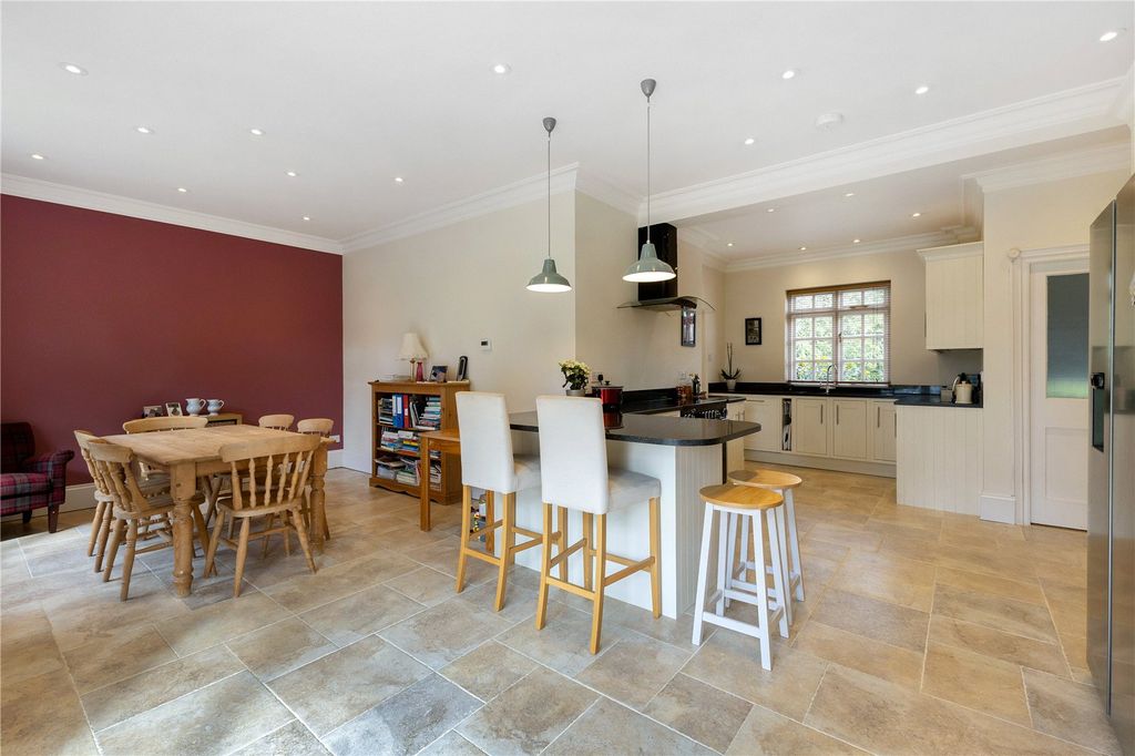 Property photo 3 of 15 Kitchen/B'fast Room