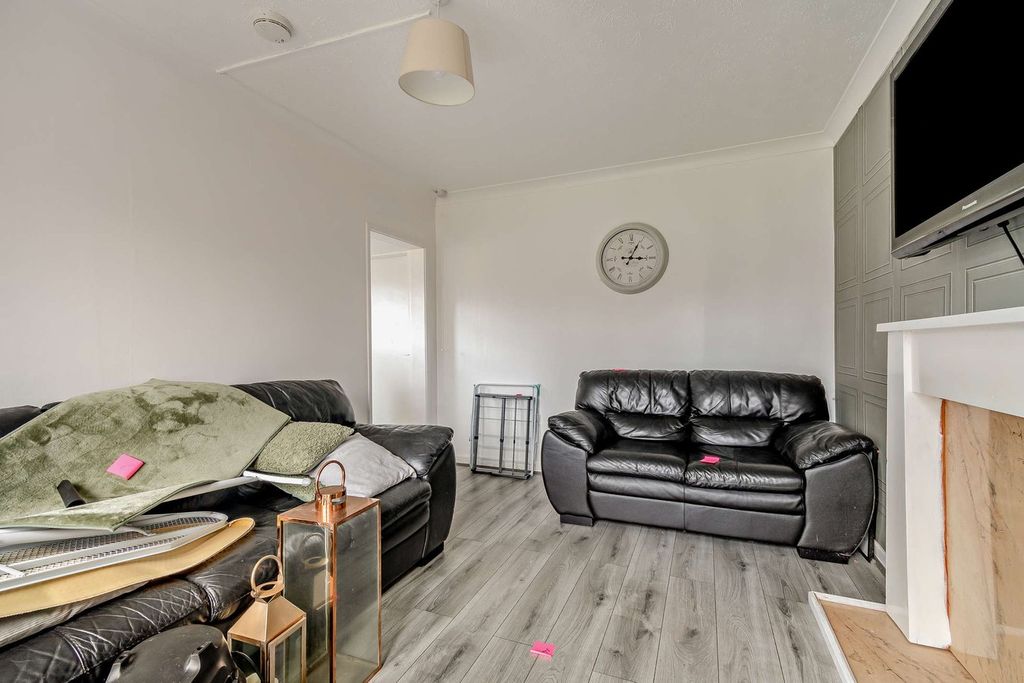 Property photo 3 of 39