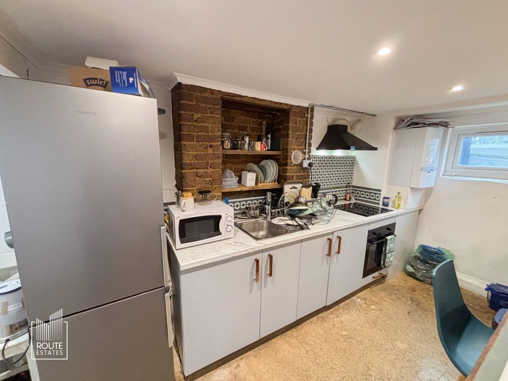 Property photo 3 of 10 Photo 1