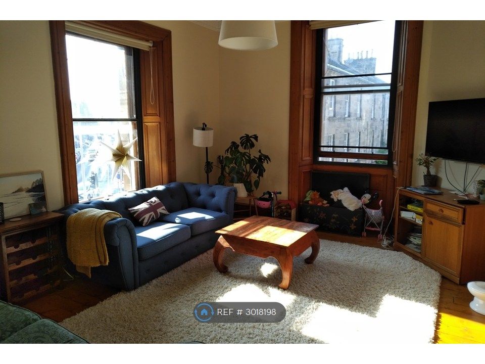 Property photo 2 of 12 Lounge Room